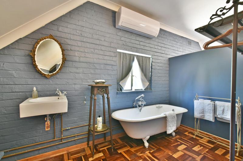 9 Bedroom Property for Sale in Hurlingham Gauteng