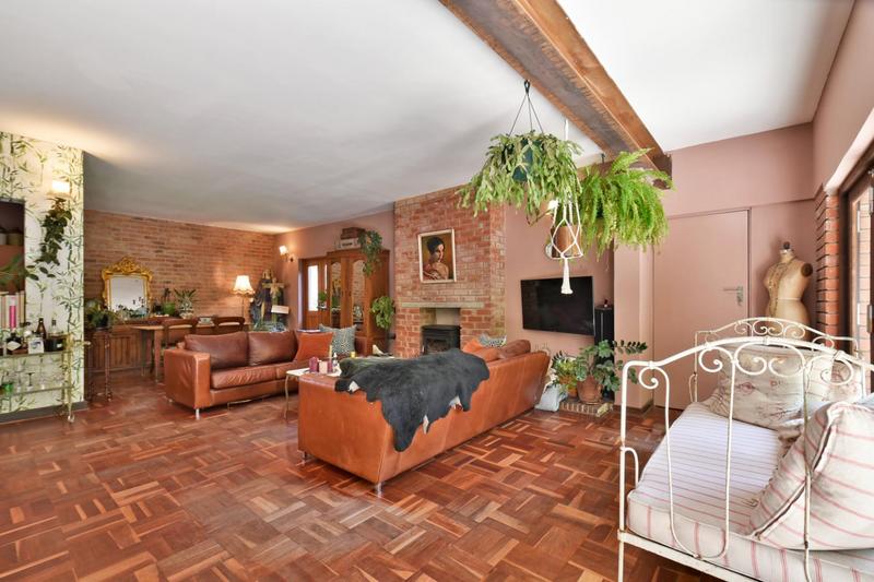 9 Bedroom Property for Sale in Hurlingham Gauteng