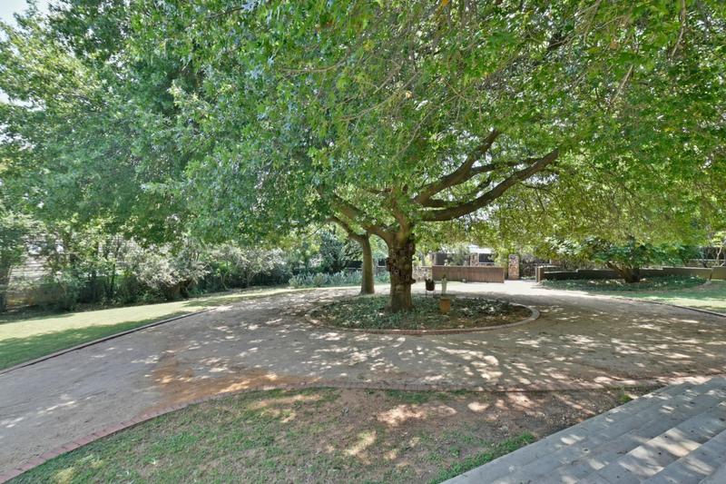 9 Bedroom Property for Sale in Hurlingham Gauteng