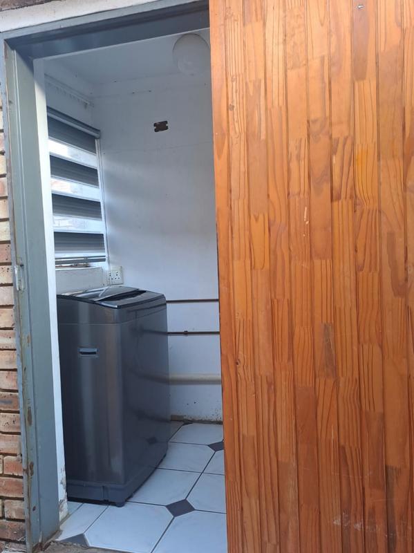 To Let 1 Bedroom Property for Rent in Eldorado Park Gauteng
