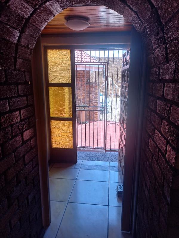 2 Bedroom Property for Sale in Petersfield Gauteng