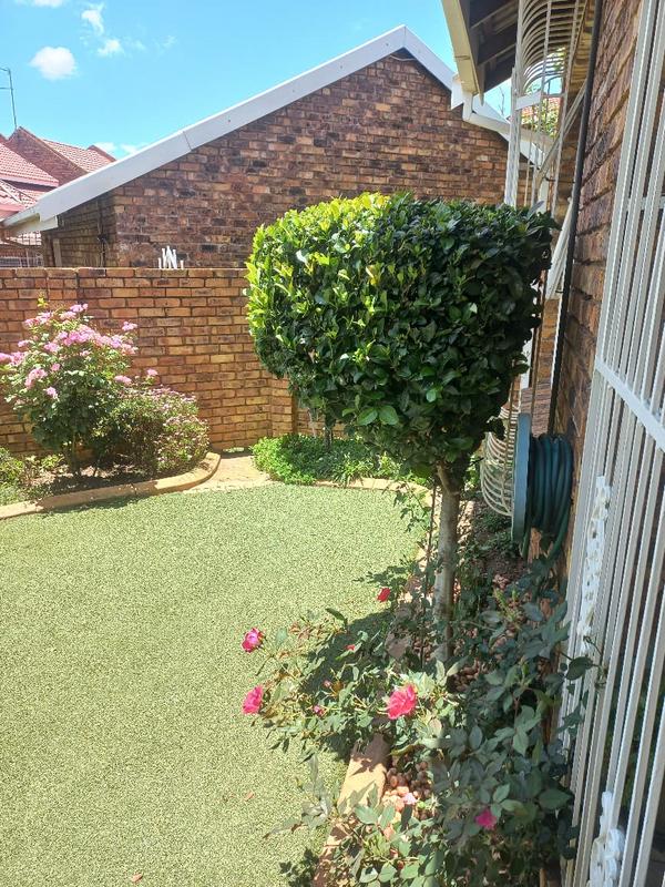 2 Bedroom Property for Sale in Petersfield Gauteng