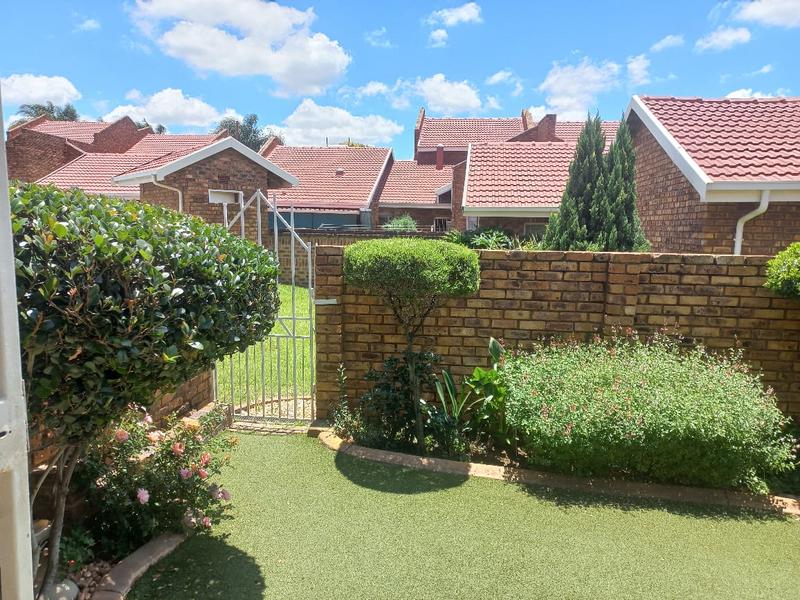 2 Bedroom Property for Sale in Petersfield Gauteng