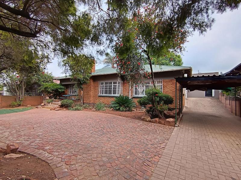 4 Bedroom Property for Sale in Symhurst Gauteng