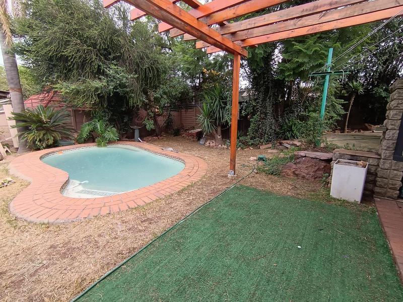 4 Bedroom Property for Sale in Symhurst Gauteng