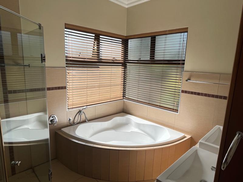4 Bedroom Property for Sale in Waterkloof Ridge Gauteng