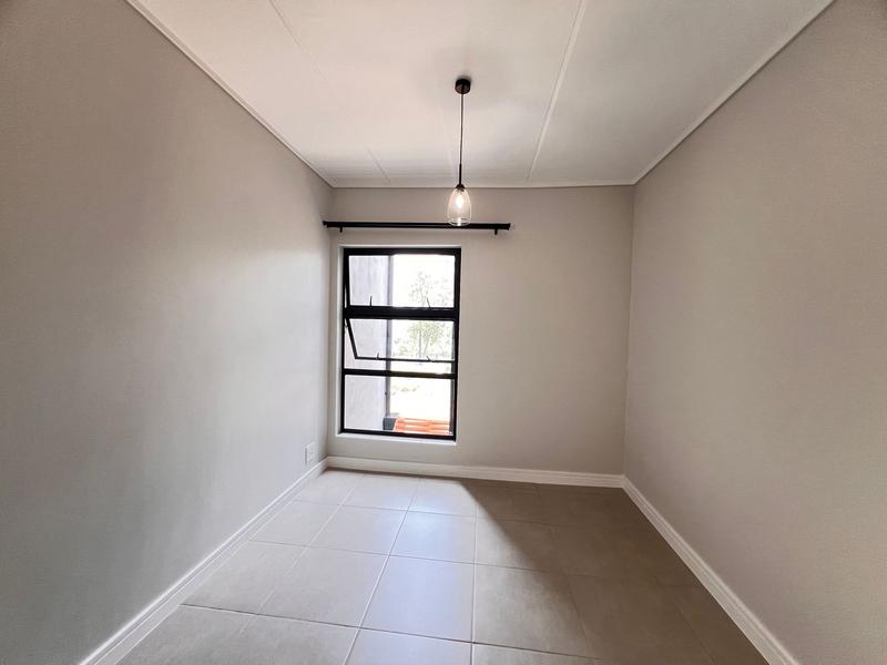 2 Bedroom Property for Sale in Mulbarton Gauteng