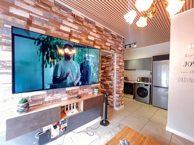 1 Bedroom Property for Sale in Mulbarton Gauteng
