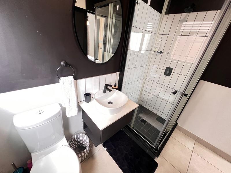 1 Bedroom Property for Sale in Mulbarton Gauteng