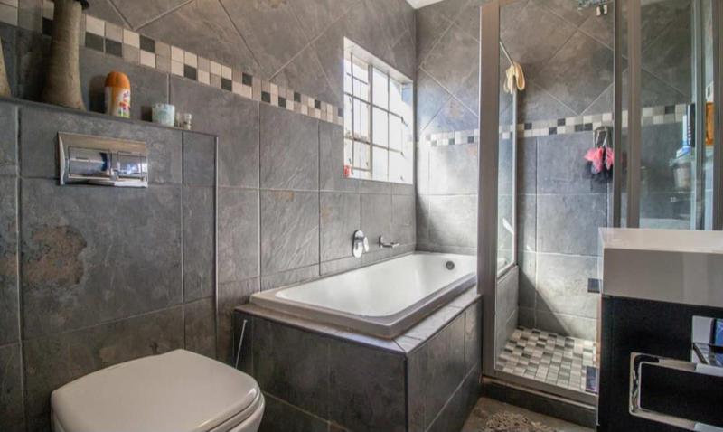 5 Bedroom Property for Sale in Randhart Gauteng