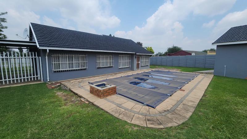 3 Bedroom Property for Sale in Verwoerdpark Gauteng