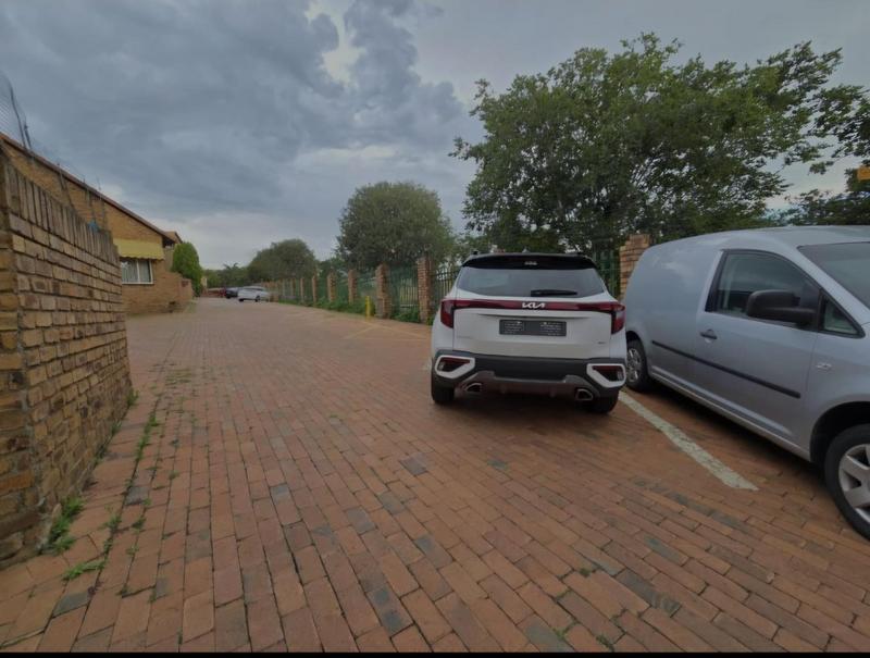 3 Bedroom Property for Sale in Bassonia Gauteng
