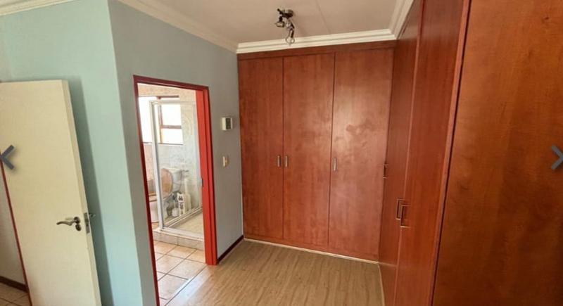 3 Bedroom Property for Sale in Glenvista Gauteng
