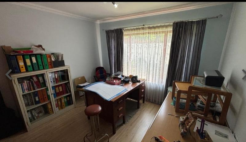 3 Bedroom Property for Sale in Glenvista Gauteng