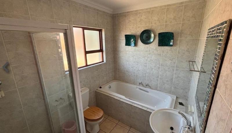 3 Bedroom Property for Sale in Glenvista Gauteng