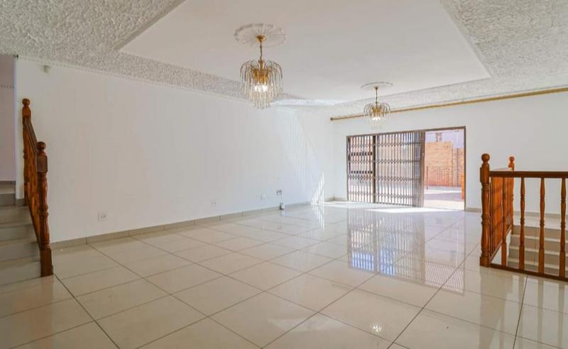 4 Bedroom Property for Sale in Glenvista Gauteng