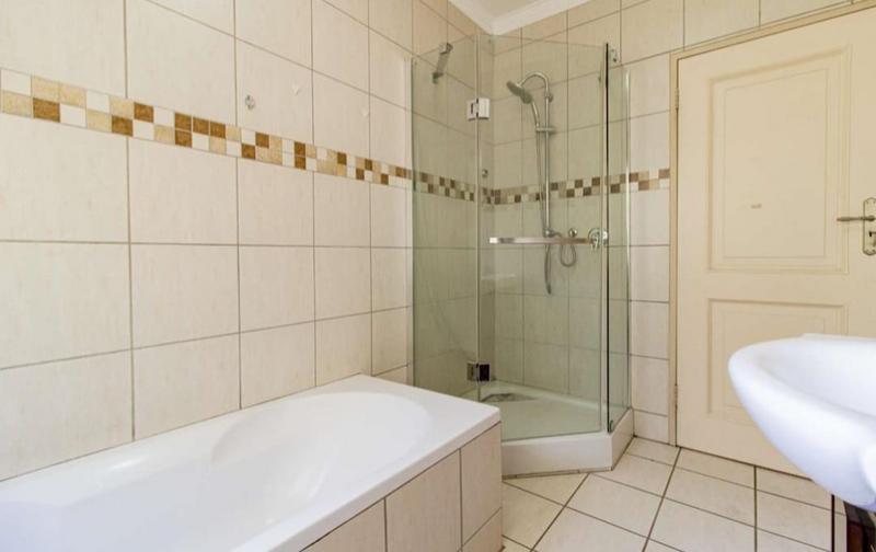 4 Bedroom Property for Sale in Glenvista Gauteng