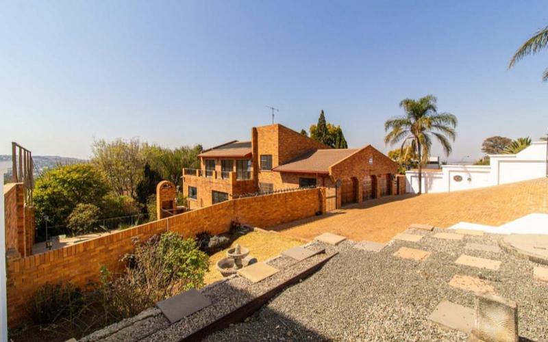 4 Bedroom Property for Sale in Glenvista Gauteng