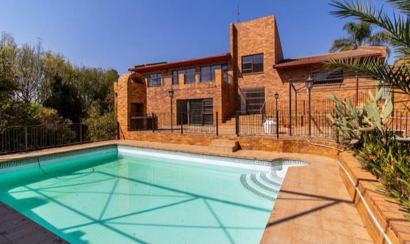 4 Bedroom Property for Sale in Glenvista Gauteng
