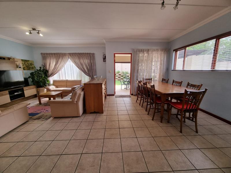 3 Bedroom Property for Sale in Glenvista Gauteng