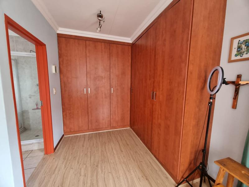 3 Bedroom Property for Sale in Glenvista Gauteng