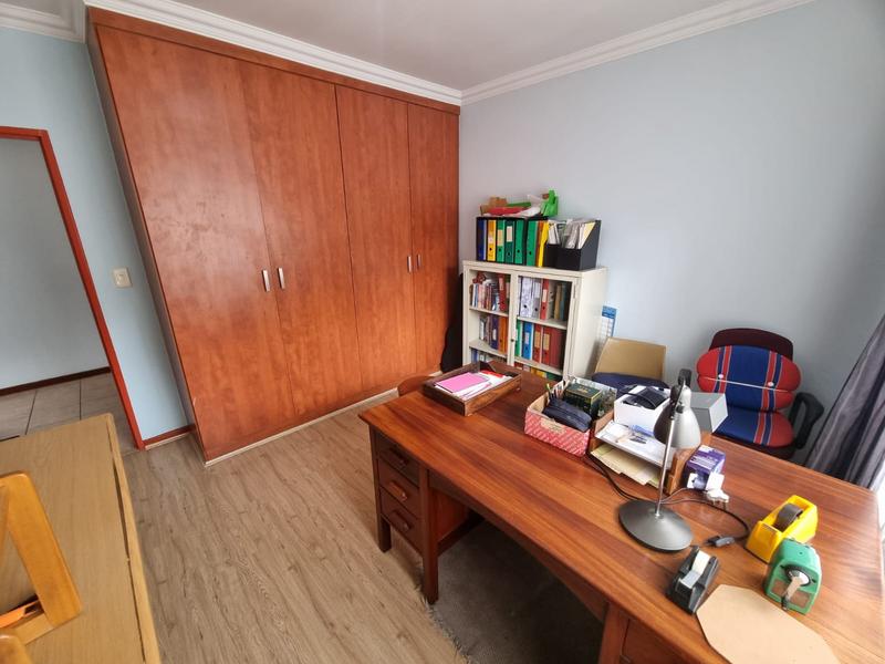 3 Bedroom Property for Sale in Glenvista Gauteng