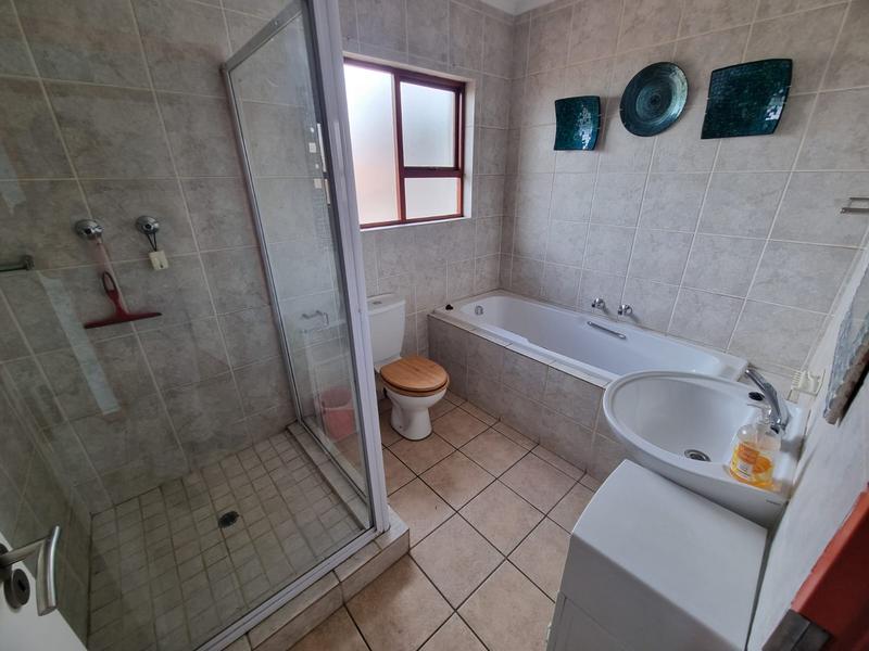 3 Bedroom Property for Sale in Glenvista Gauteng
