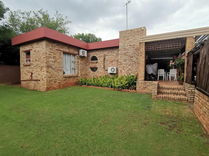4 Bedroom Property for Sale in Vanderbijlpark SE 3 Gauteng