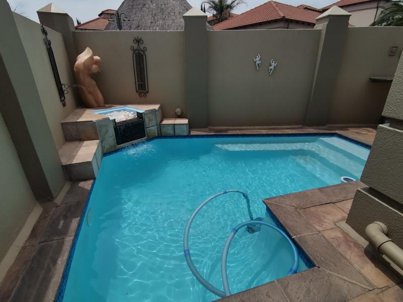 3 Bedroom Property for Sale in Vanderbijlpark SW 5 Gauteng