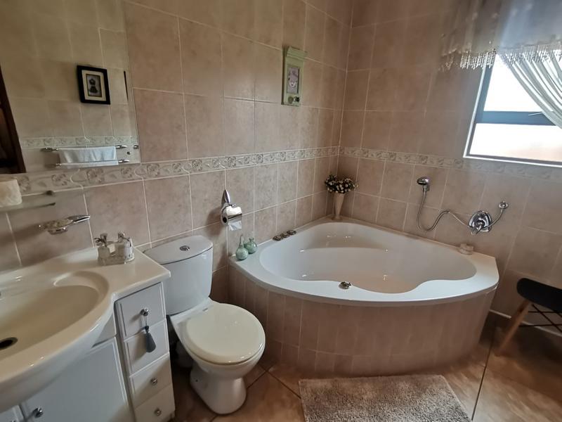 3 Bedroom Property for Sale in Vanderbijlpark SW 5 Gauteng