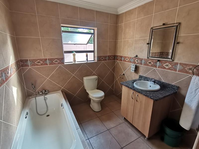 3 Bedroom Property for Sale in Vanderbijlpark SW 5 Gauteng