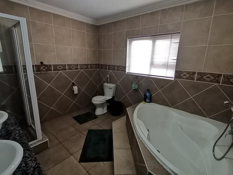 3 Bedroom Property for Sale in Vanderbijlpark SW 5 Gauteng