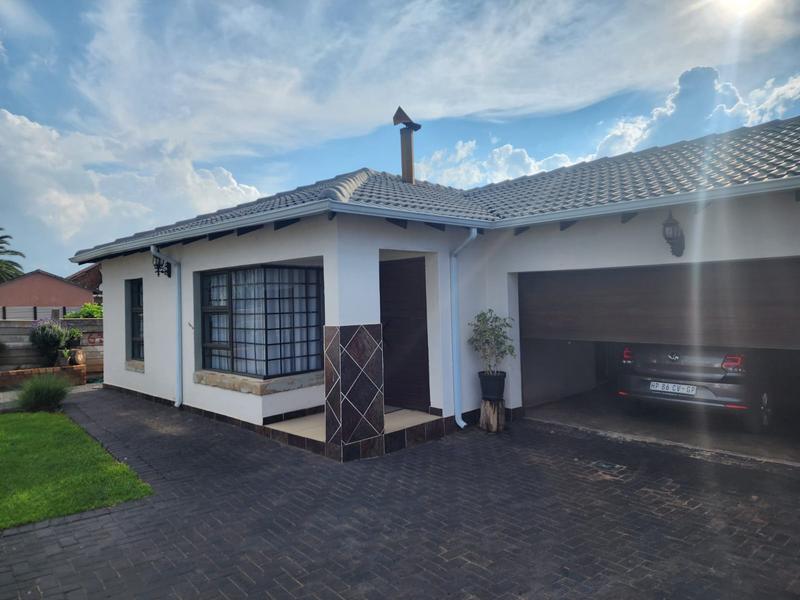 3 Bedroom Property for Sale in Birch Acres Gauteng
