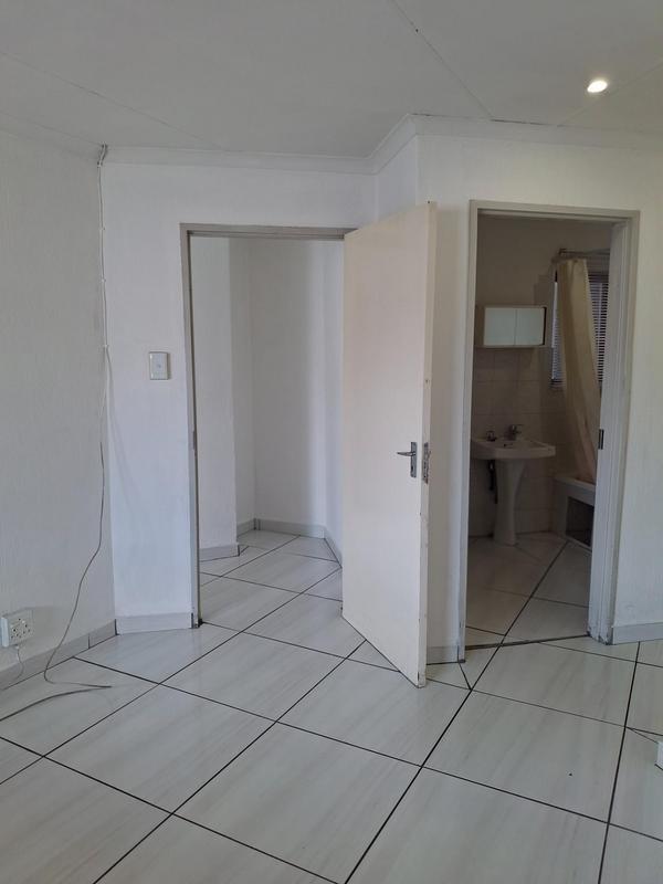 To Let 1 Bedroom Property for Rent in Victory Park Gauteng