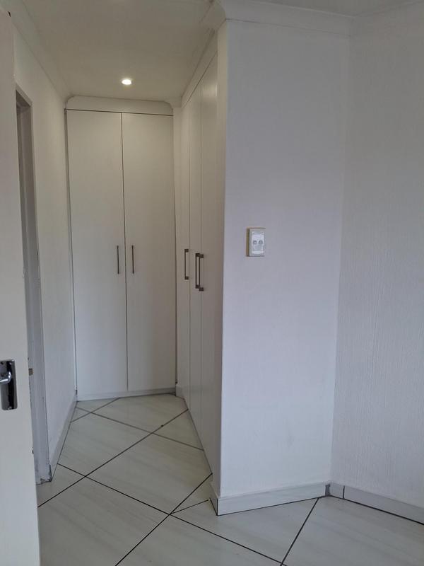 To Let 1 Bedroom Property for Rent in Victory Park Gauteng