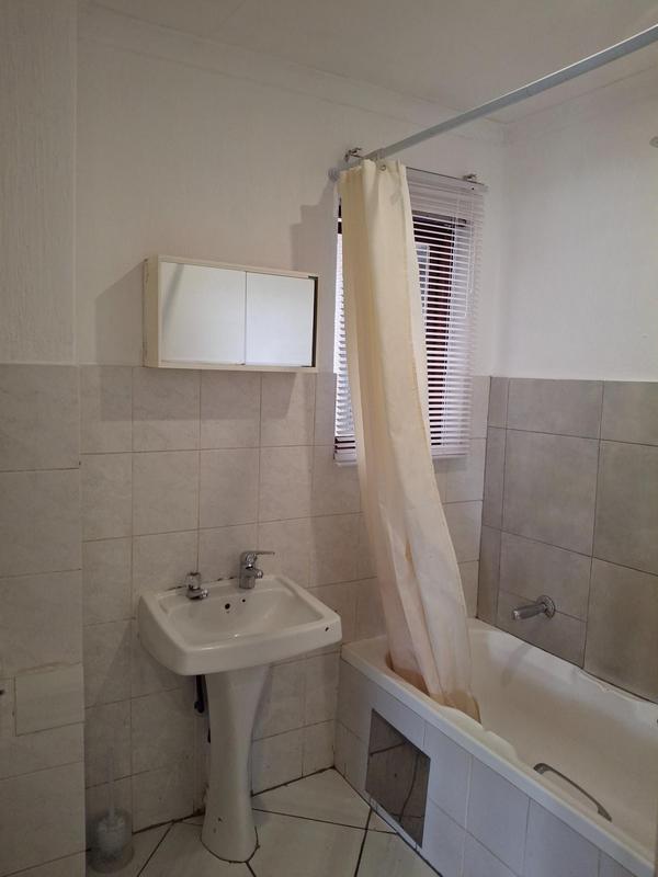 To Let 1 Bedroom Property for Rent in Victory Park Gauteng