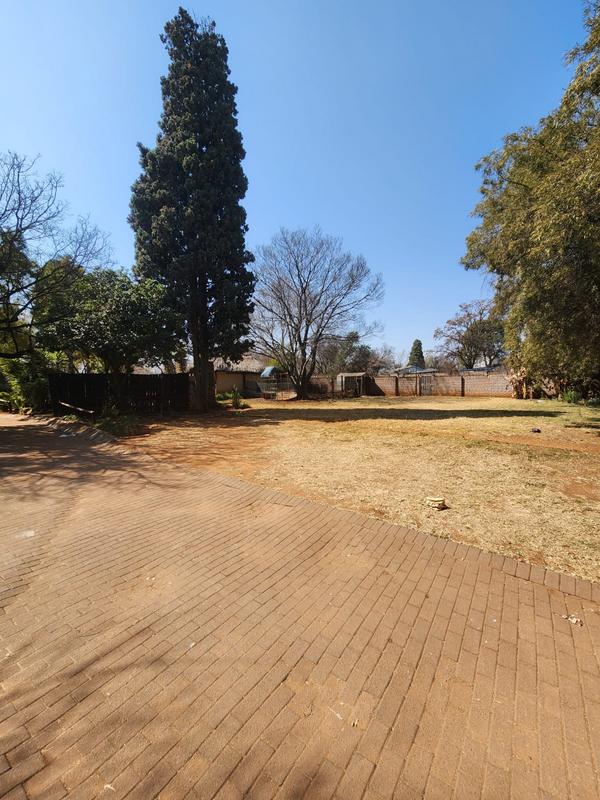 8 Bedroom Property for Sale in Raslouw Gauteng