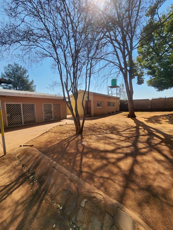 8 Bedroom Property for Sale in Raslouw Gauteng