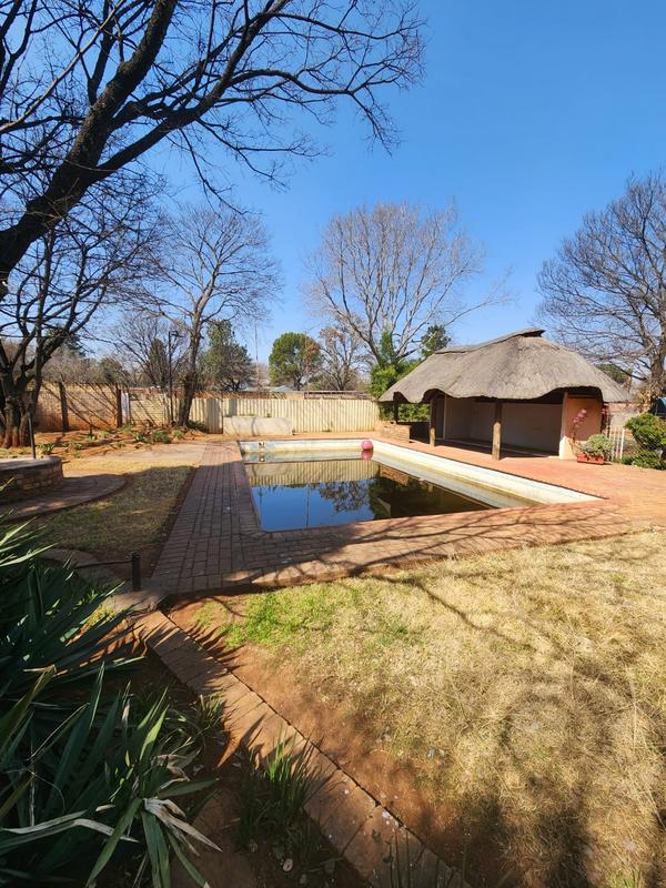 8 Bedroom Property for Sale in Raslouw Gauteng