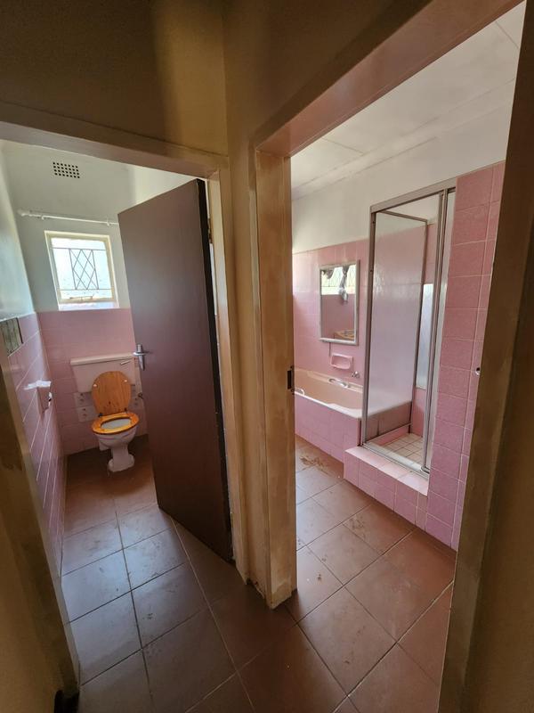 8 Bedroom Property for Sale in Raslouw Gauteng