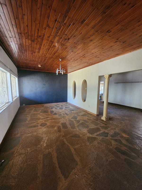 8 Bedroom Property for Sale in Raslouw Gauteng
