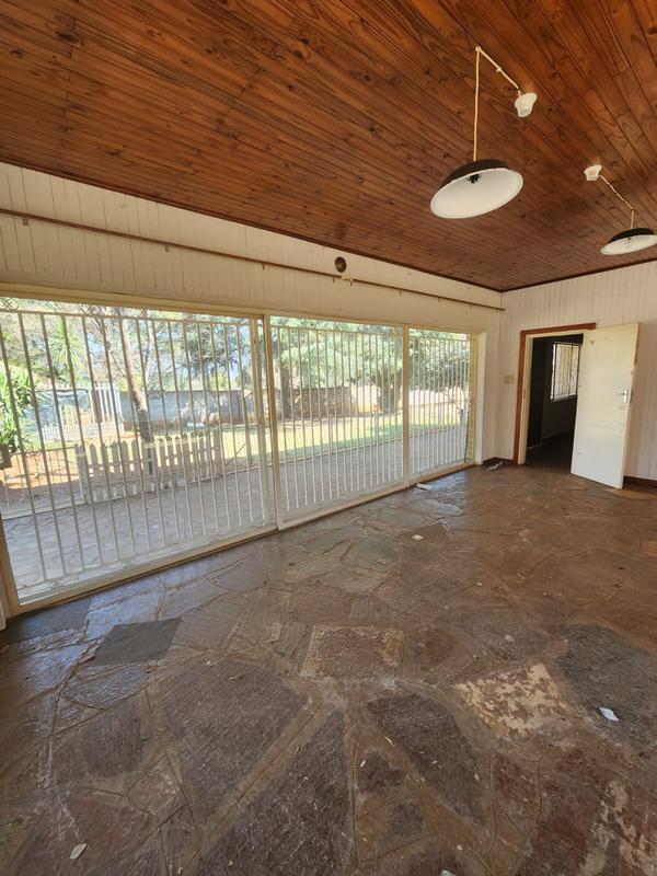 8 Bedroom Property for Sale in Raslouw Gauteng