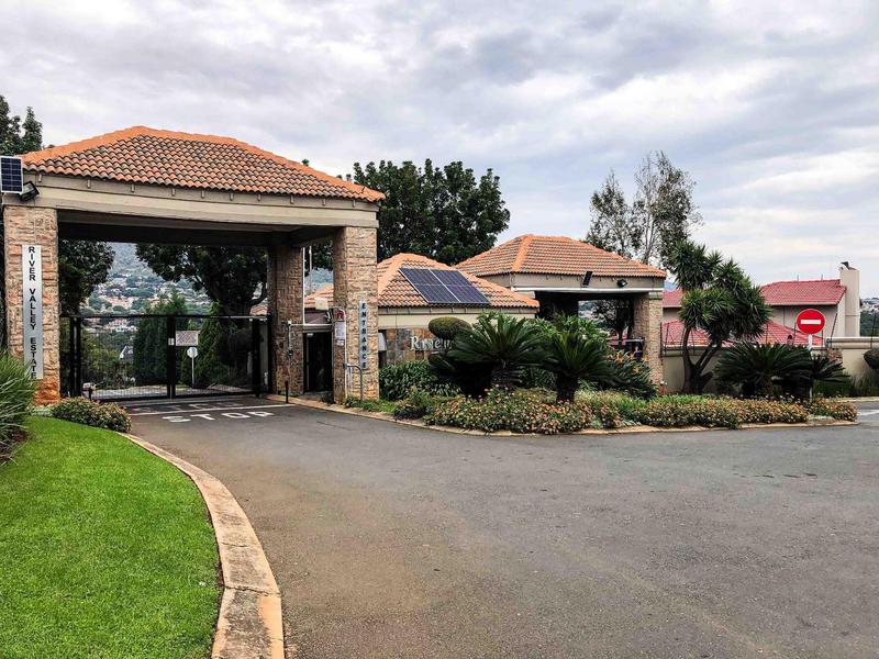 4 Bedroom Property for Sale in Ruimsig Country Estate Gauteng