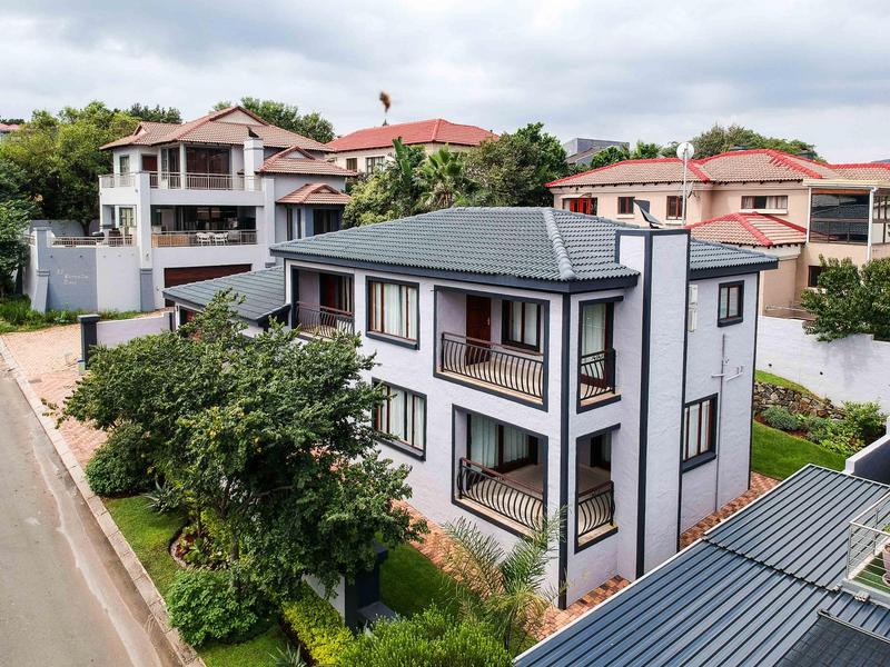 4 Bedroom Property for Sale in Ruimsig Country Estate Gauteng