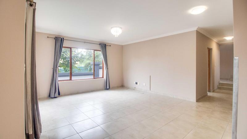 4 Bedroom Property for Sale in Ruimsig Country Estate Gauteng