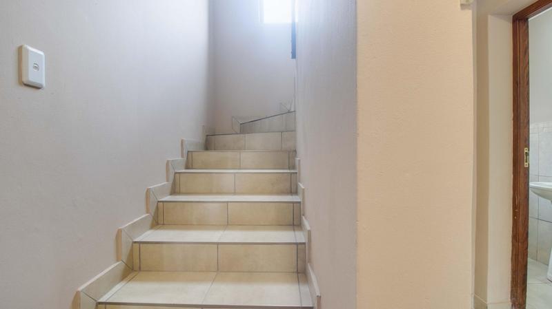 4 Bedroom Property for Sale in Ruimsig Country Estate Gauteng