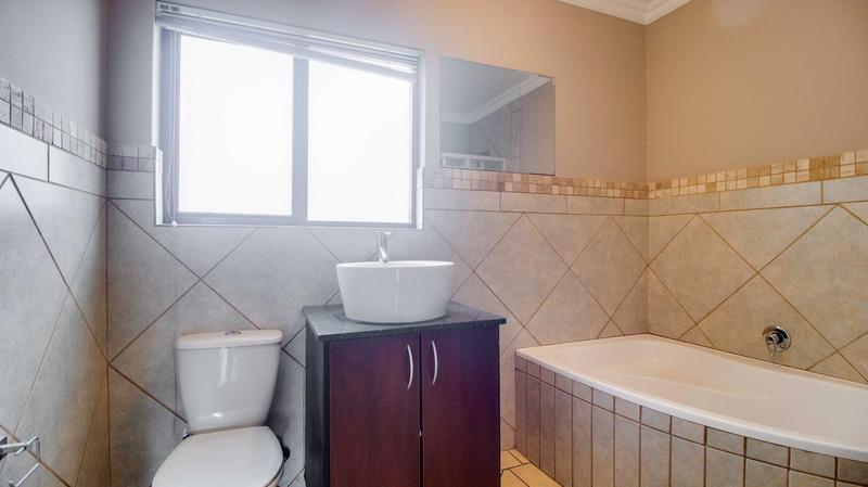 4 Bedroom Property for Sale in Ruimsig Country Estate Gauteng