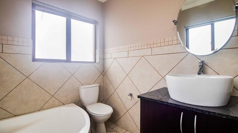 4 Bedroom Property for Sale in Ruimsig Country Estate Gauteng