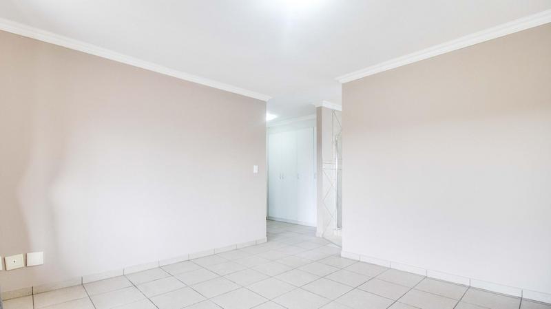 4 Bedroom Property for Sale in Ruimsig Country Estate Gauteng