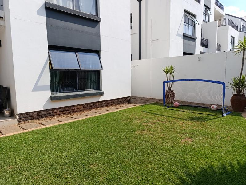 To Let 3 Bedroom Property for Rent in Greenstone Hill Gauteng